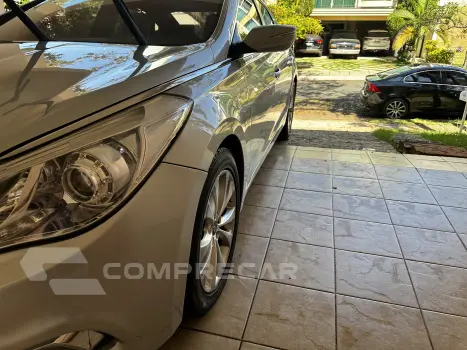 AZERA 3.0 MPFI GLS V6 24V