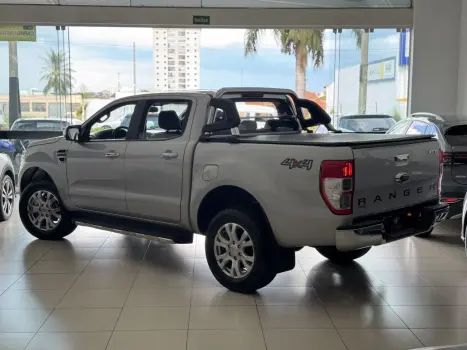 Ranger 3.2 20V XLT 4X4 CABINE DUPLA TURBO DIESEL AUTOMÁTICO