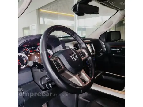 CLASSIC 5.7 V8 GASOLINA LARAMIE NIGHT EDITION CD 4X4 AUTOMÁT