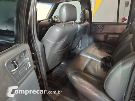 S10 2.4 MPFI Executive 4X2 CD 8V