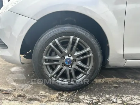 FOCUS SEDAN