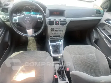 VECTRA 2.0 MPFI Elegance 8V