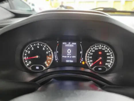 RENEGADE Renegade1.8 4x2 Flex 16V Aut.