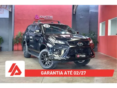 Toyota HILUX SW4 2.8 D-4D TURBO DIESEL GR-S 7L 4X4 AUTOMÁTICO 4 portas