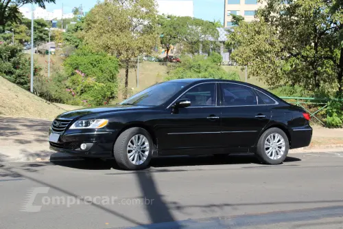 AZERA 3.3 MPFI GLS Sedan V6 24V