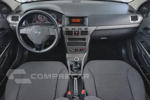 VECTRA 2.0 MPFI Expression 8V