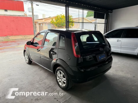 FIESTA 1.6 MPI Class Hatch 8V