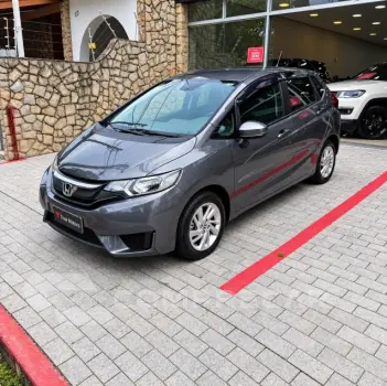 Honda FIT 1.5 LX 16V 4 portas