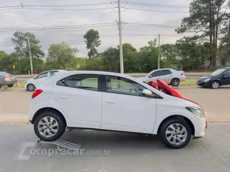 Onix Hatch 1.4 4P FLEX LT