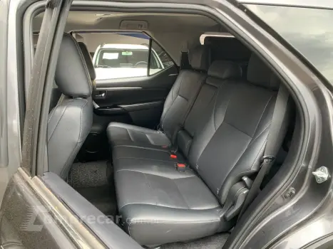 Hilux SW4 SRX 4x4 2.8 TDI 16V Dies. Aut.