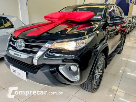 Toyota HILUX 2.7 SRV 4X4 CD 16V 4 portas