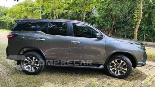HILUX SW4 2.8 D-4D TURBO DIESEL SRX 4X4 AUTOMÁTICO
