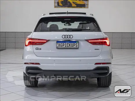 Q3 2.0 40 TFSI Performance Black Quattro