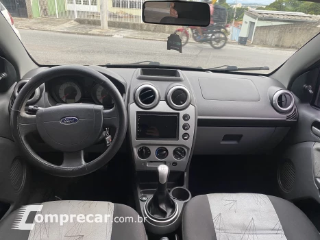 FIESTA 1.6 MPI Class Hatch 8V