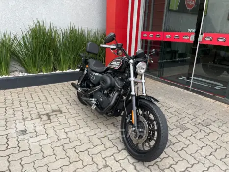HARLEY-DAVIDSON XL 883 R