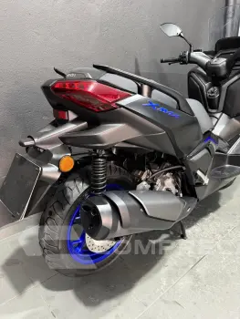 XMAX 300 ABS CONNECTED