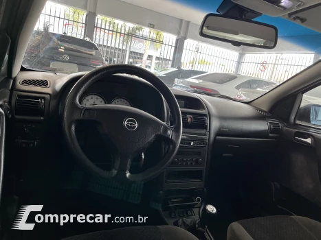 ASTRA 2.0 MPFI Elegance Sedan 8V