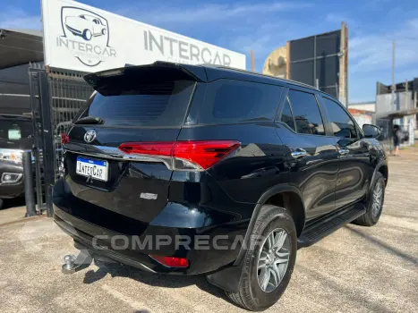 HILUX SW4 2.7 SRV 7 Lugares 4X2 16V