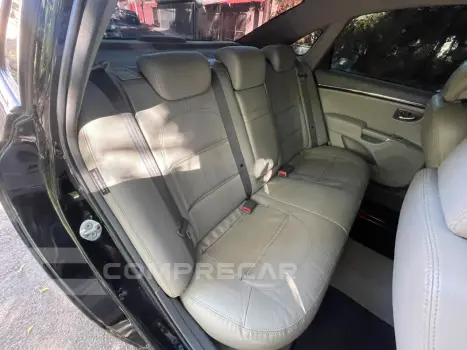 AZERA 3.3 MPFI GLS Sedan V6 24V