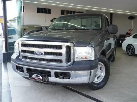 FORD F-250 4.2 XLT 4X2 CS TURBO DIESEL 2P MANUAL 2 portas
