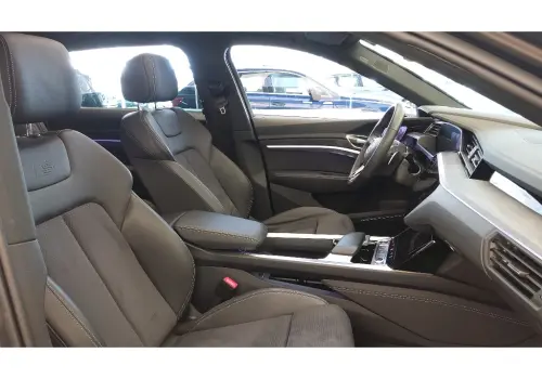 Q8 E-TRON 55 ELÉTRICO PERFORMANCE BLACK QUATTRO