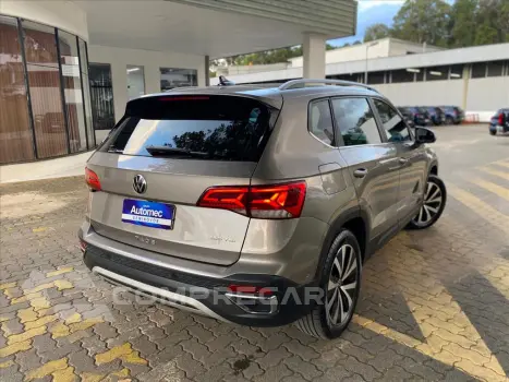TAOS 1.4 250 TSI TOTAL FLEX HIGHLINE AUTOMÁTICO