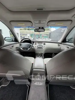 AZERA 3.3 MPFI GLS Sedan V6 24V