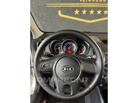 CERATO 1.6 EX3 SEDAN 16V GASOLINA 4P MANUAL