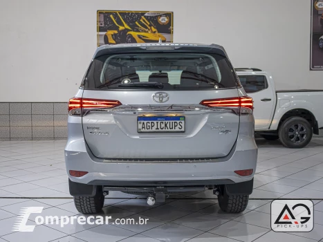 HILUX SW4 2.7 SRV 7 Lugares 4X2 16V