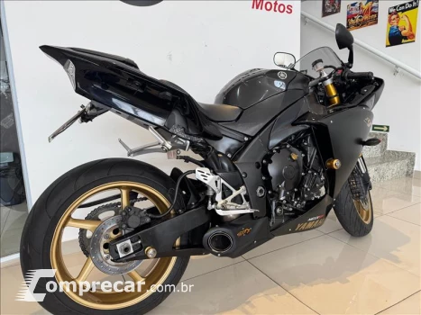 YZF R1