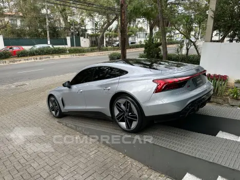 RS E-TRON GT Quattro