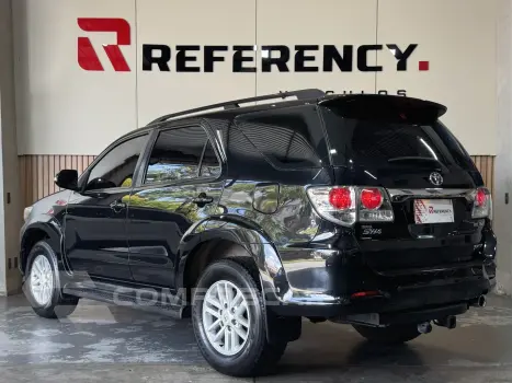 HILUX SW4 3.0 SRV 4X4 7 LUGARES 16V TURBO INTERCOOLER DIESEL