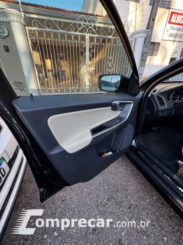 XC60 2.0 T5 Momentum