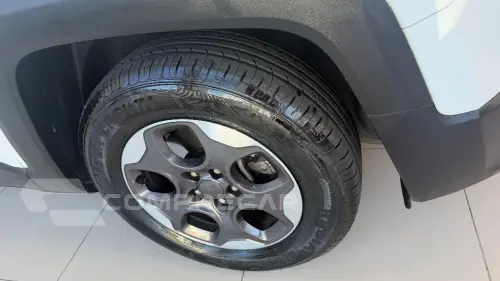 Renegade 1.8 4x2 Flex 16V Aut.