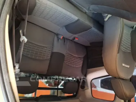 STRADA - 1.8 MPI ADVENTURE LOCKER E.TORQ CD 16V 2P MANUAL