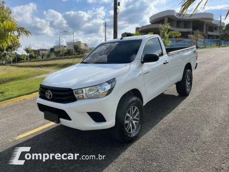 Toyota HILUX 2.8 D-4D TURBO DIESEL CS 4X4 MANUAL 2 portas