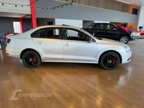 JETTA - 2.0 COMFORTLINE 4P MANUAL