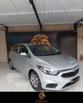 CHEVROLET ONIX 1.0 LT 4 portas