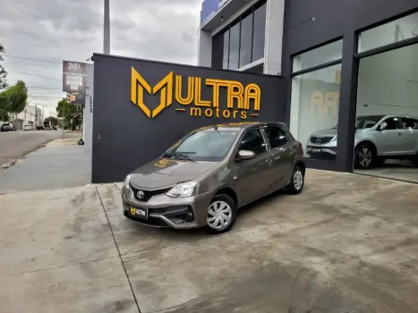 Toyota ETIOS X 1.3 Flex 16V 5p Aut. 4 portas