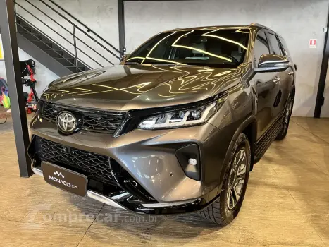 Hilux SW4 2.8 4P SRX 4X4 DIAMOND 7 LUGARES TURBO DIESEL AUTO