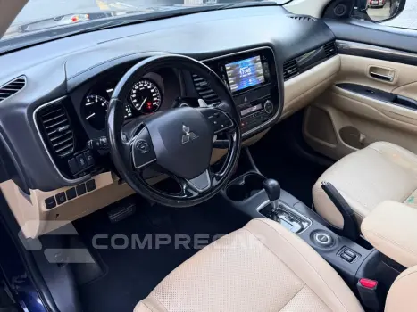 OUTLANDER 3.0 GT 4X4 V6 24V GASOLINA 4P AUTOMÁTICO