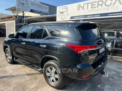 HILUX SW4 2.7 SRV 7 Lugares 4X2 16V