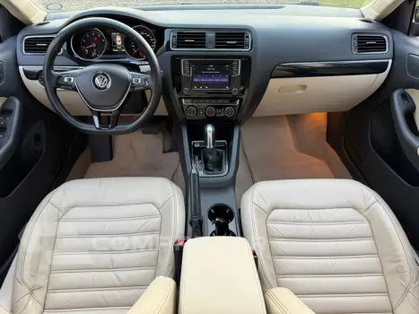 JETTA 2.0 TSI HIGHLINE 211CV GASOLINA 4P TIPTRONIC