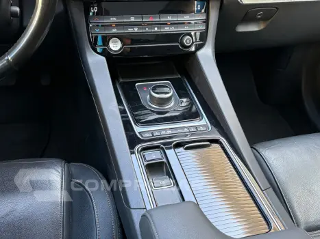 F-PACE 2.0 16V Turbo Prestige AWD