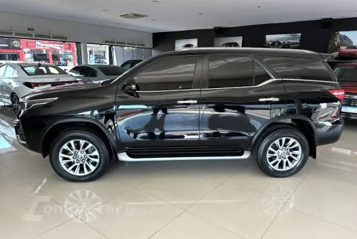 HILUX SW4 2.8 D-4d Turbo SRX 7L 4X4