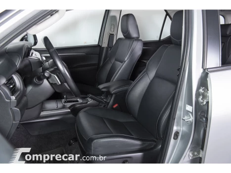 HILUX SW4 2.8 D-4D TURBO DIESEL SRX 7L 4X4 AUTOMÁTICO
