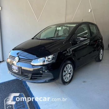 Volkswagen Fox Trendline 1.0 Flex 8V 5p 4 portas