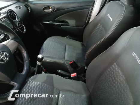Etios Cross 1.0