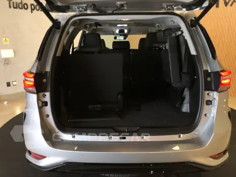 Hilux Sw4 2.8 D-4D Turbo Diesel Srx Platinum 7L 4X4 Automáti