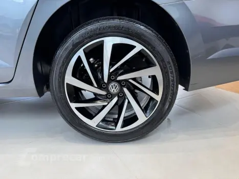 Virtus 1.0 4P 200 TSI FLEX HIGHLINE AUTOMÁTICO